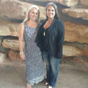 Meet your Posher, Lora